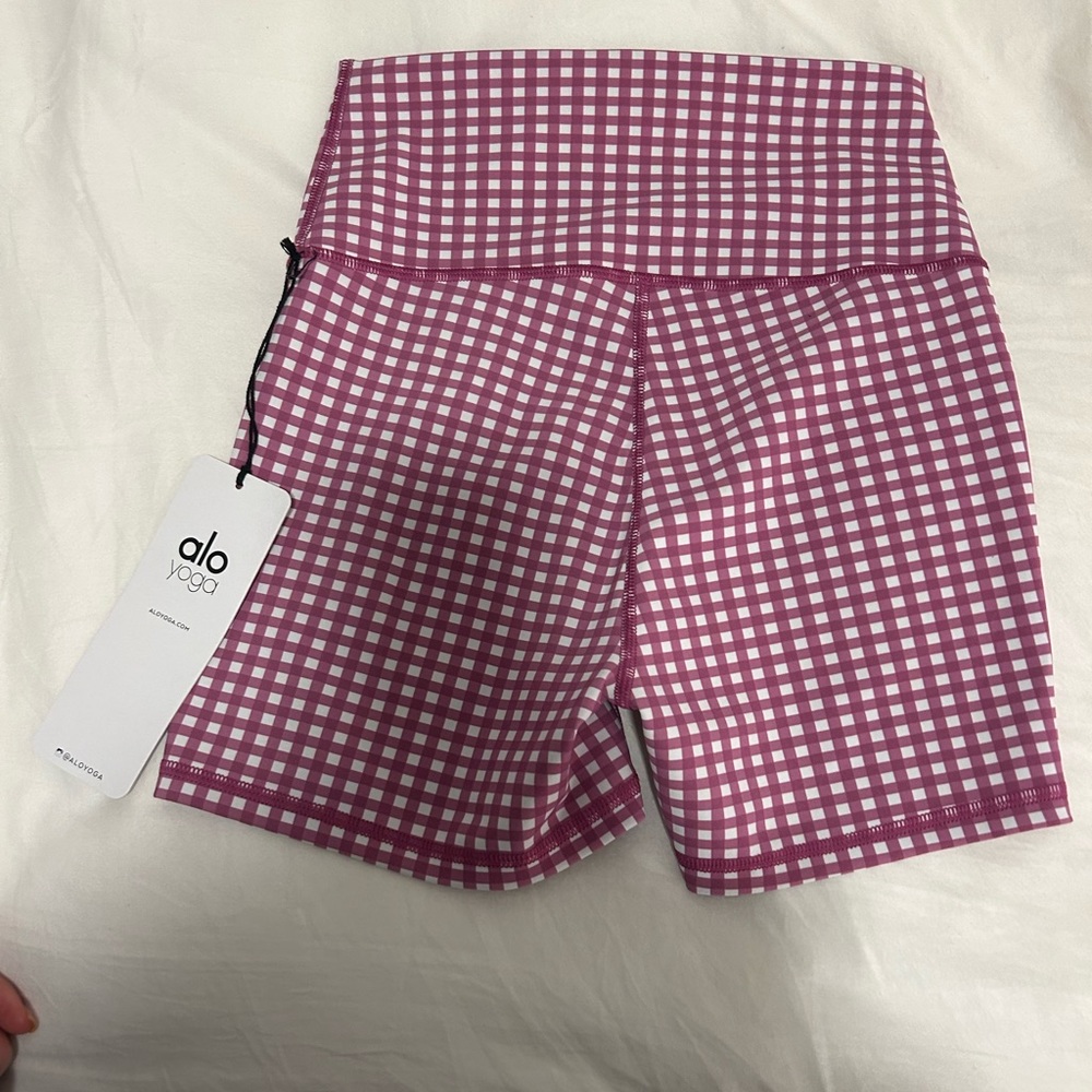 Alo yoga biker shorts in raspberry sorbet XS NWT